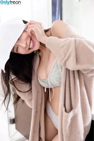 Iris Xiao / irisxiao_ / 閃亮亮 nude photo #0143