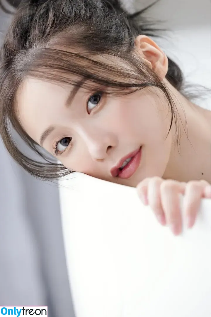 Iris Xiao nude photo #0015 (irisxiao_ / 閃亮亮)