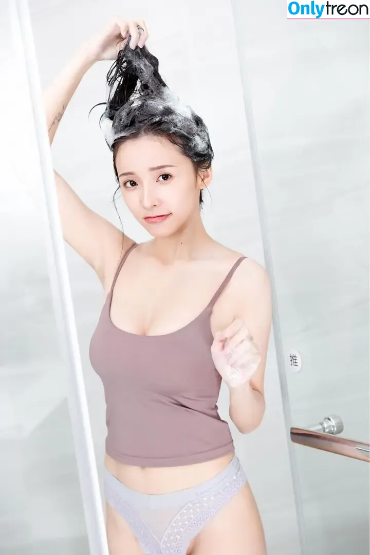 Iris Xiao nude photo #0029 (irisxiao_ / 閃亮亮)