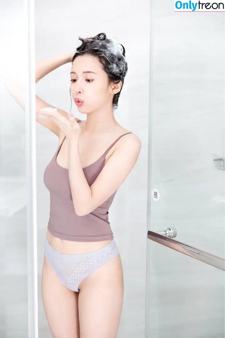 Iris Xiao nude photo #0037 (irisxiao_ / 閃亮亮)