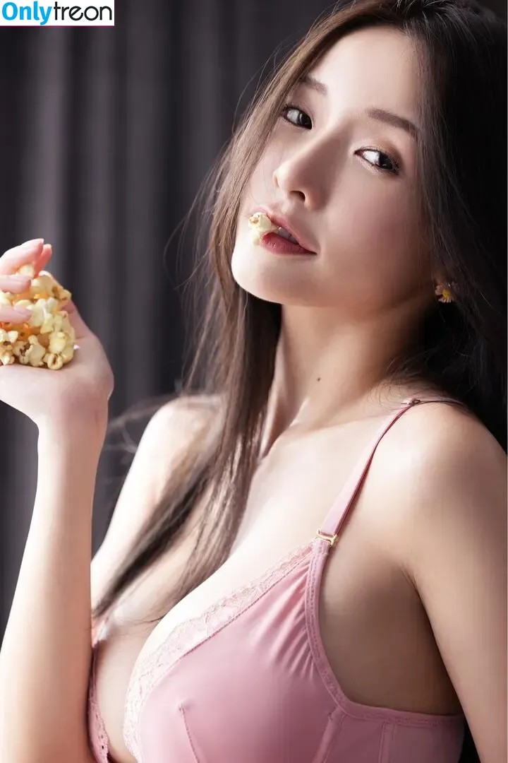 Iris Xiao nude photo #0096 (irisxiao_ / 閃亮亮)
