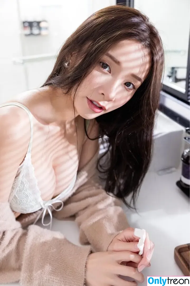 Iris Xiao nude photo #0124 (irisxiao_ / 閃亮亮)