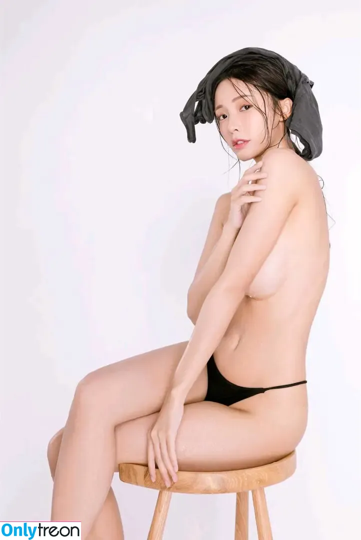 Iris Xiao nude photo #0177 (irisxiao_ / 閃亮亮)