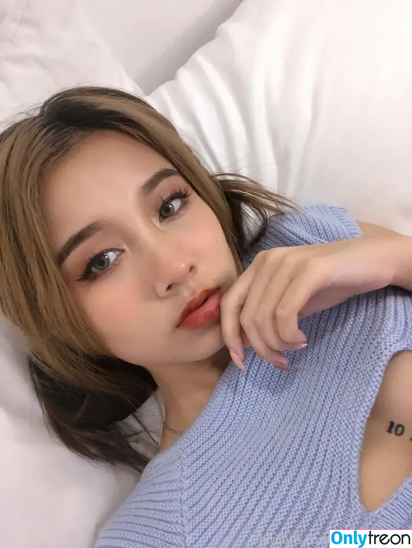 irisadamsone nude photo #0205 (irisadamsone)