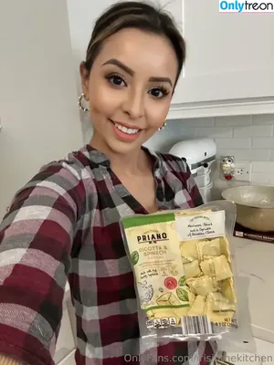 irisinthekitchen / onlyfans nude photo #0035