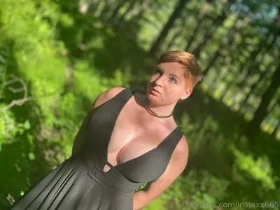 irisjaxx665 / sarahmreynoldsx356 фото голая #0196
