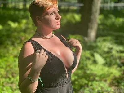 irisjaxx665 / sarahmreynoldsx356 фото голая #0201