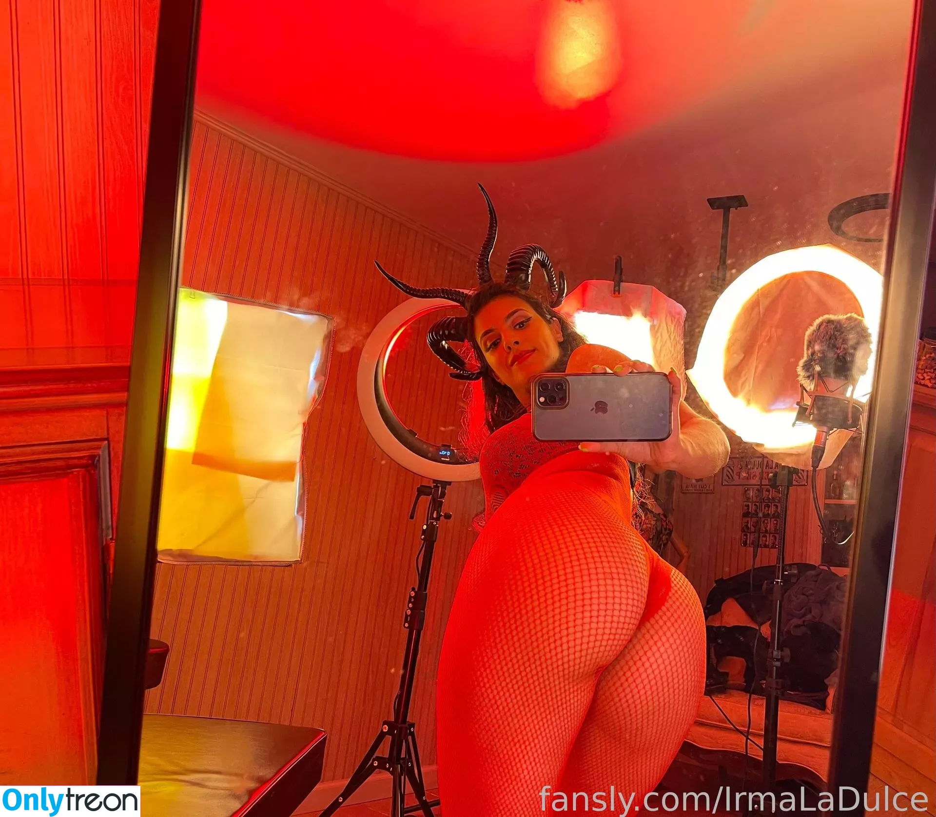 Irma La Dulce ASMR nude photo #0342 (asmrnetwork / irma_la_dulce_asmr)