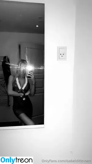 Isabel Ditlevsen / Isabelditlevsen nude photo #0293
