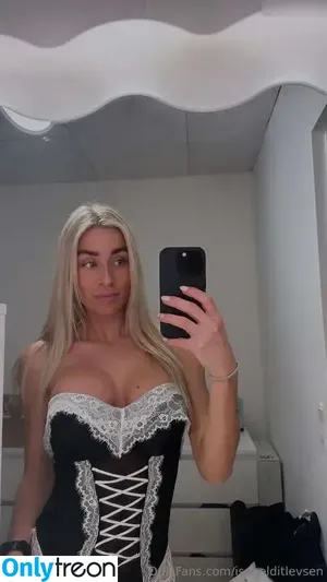 Isabel Ditlevsen / Isabelditlevsen nude photo #0320
