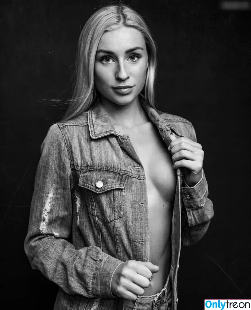 Isabel Ditlevsen nude photo #0215 (Isabelditlevsen)