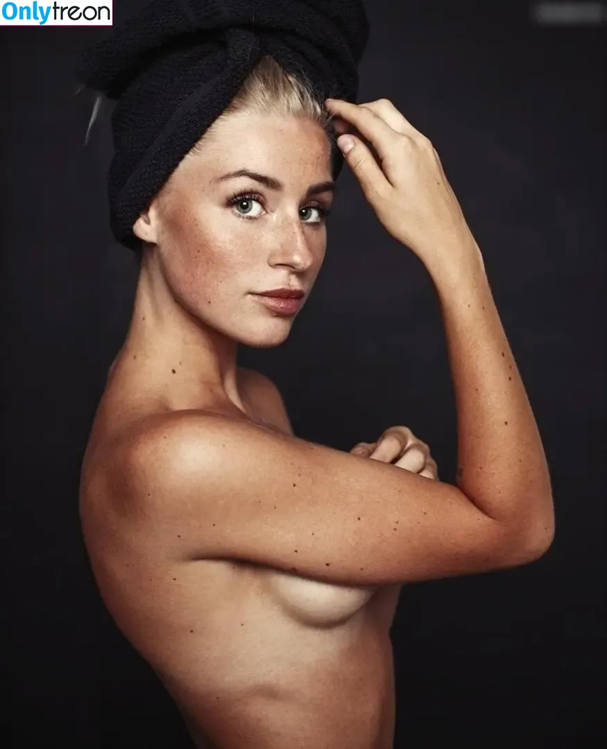 Isabel Ditlevsen nude photo #0223 (Isabelditlevsen)