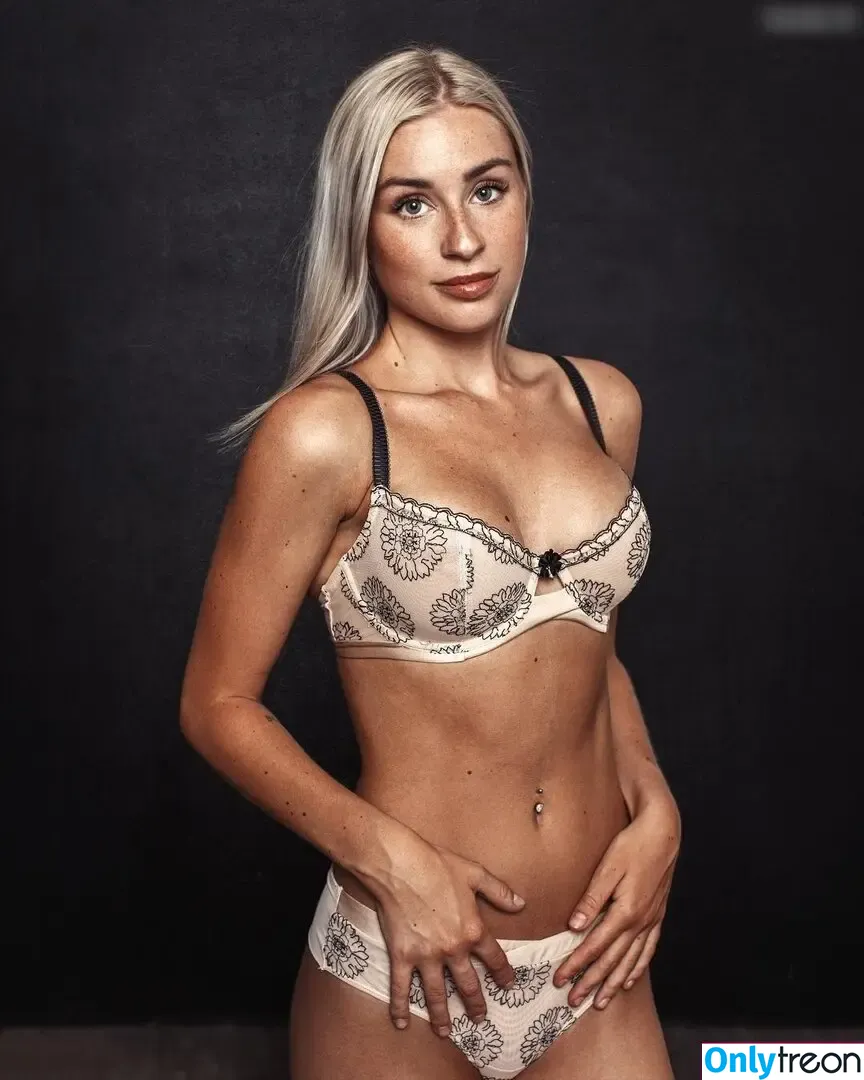Isabel Ditlevsen nude photo #0231 (Isabelditlevsen)