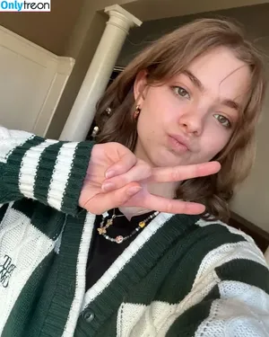 Isabel Myers / isabelmyers_s / shycutegf фото голая #0002