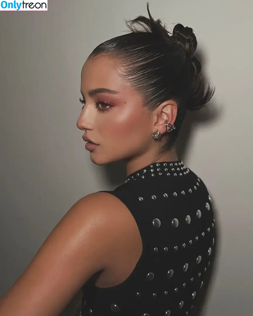 Isabela Merced голая photo #0927 (isabelamerced)