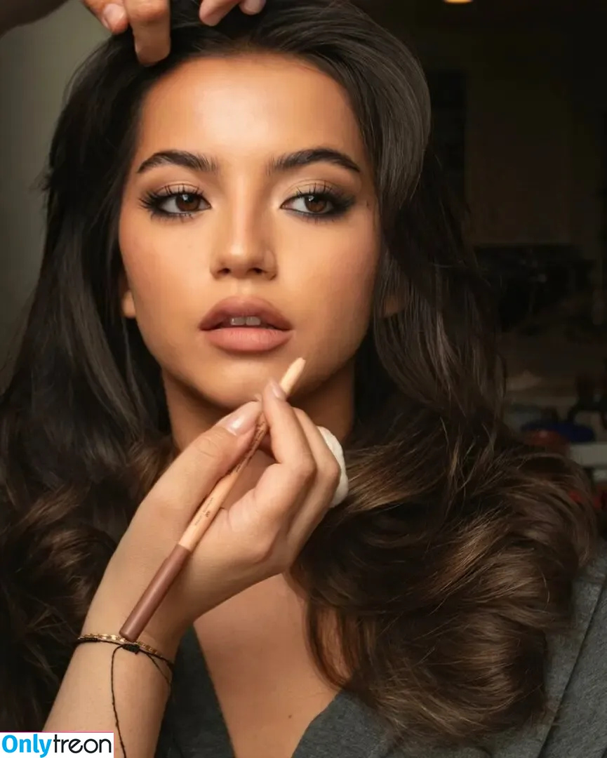 Isabela Merced nude photo #0940 (isabelamerced)
