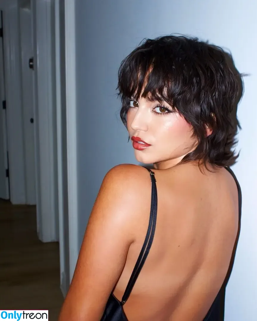 Isabela Merced nude photo #0949 (isabelamerced)
