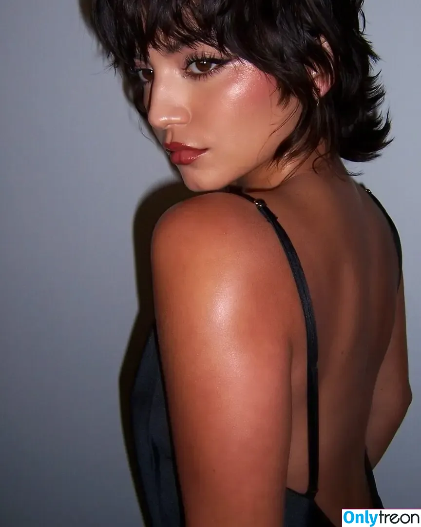 Isabela Merced nude photo #0952 (isabelamerced)