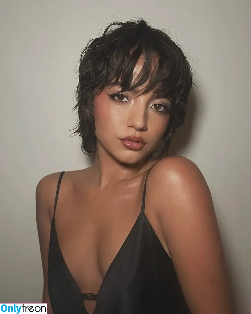 Isabela Merced nude photo #0958 (isabelamerced)