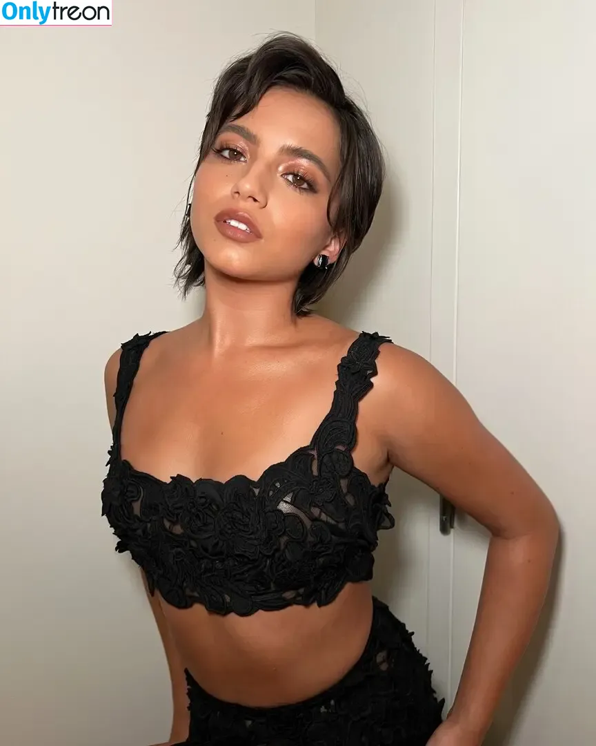 Isabela Merced nude photo #0992 (isabelamerced)