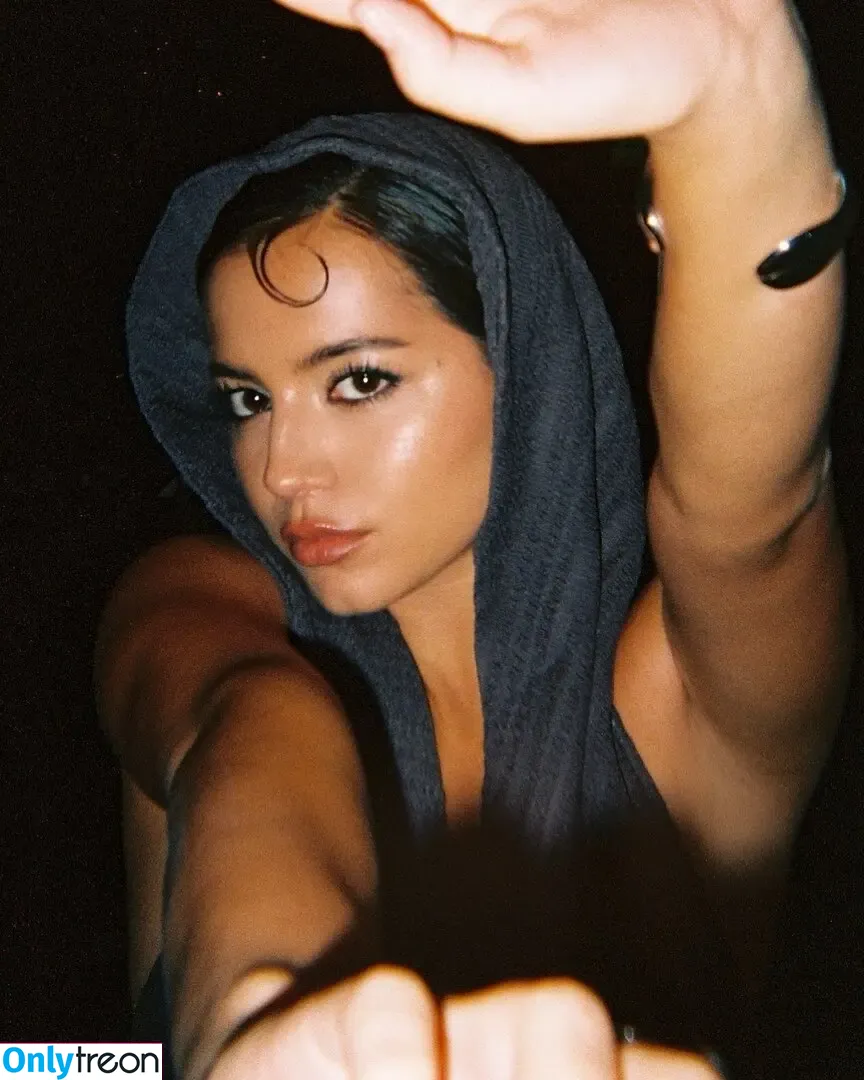 Isabela Merced голая photo #1007 (isabelamerced)