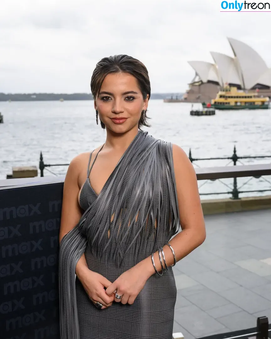 Isabela Merced голая photo #1186 (isabelamerced)