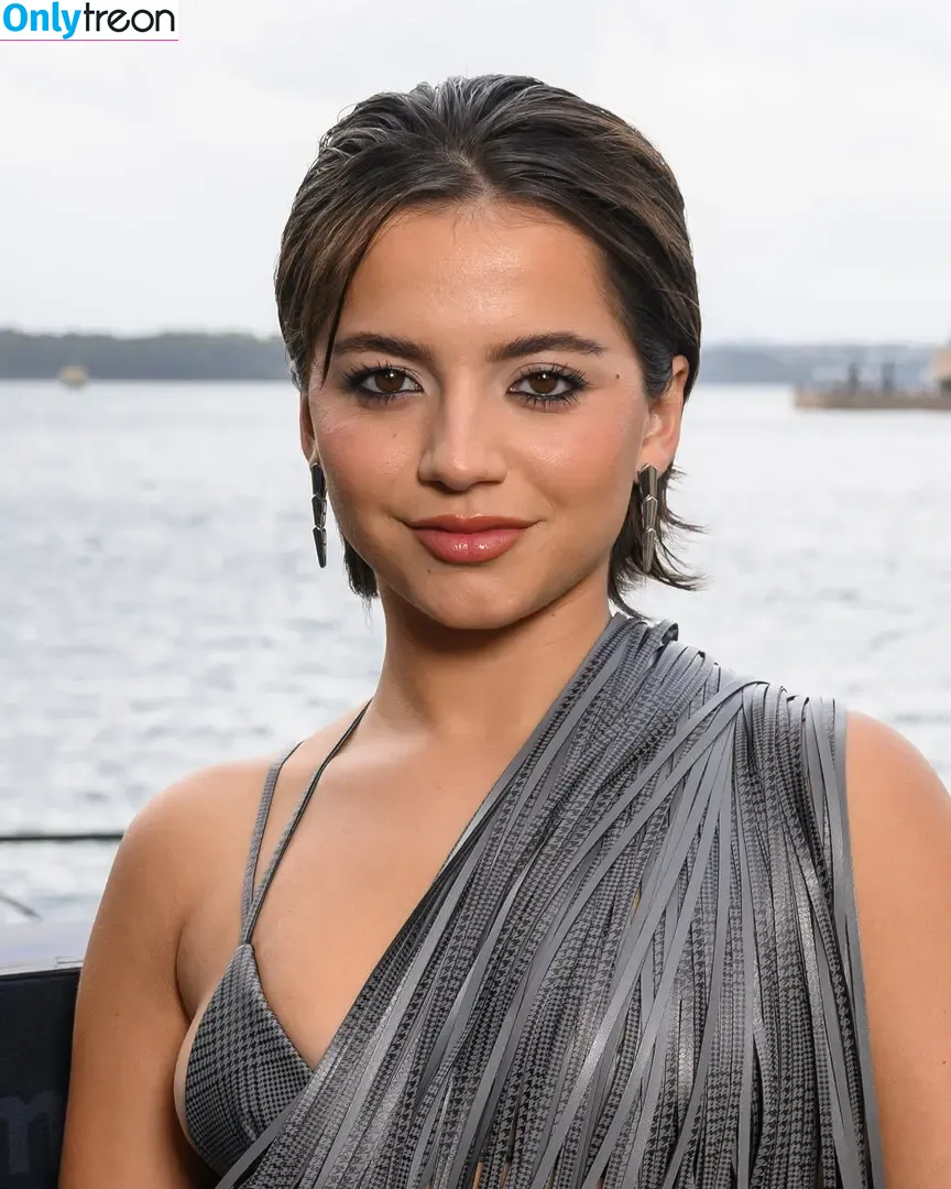 Isabela Merced голая photo #1187 (isabelamerced)