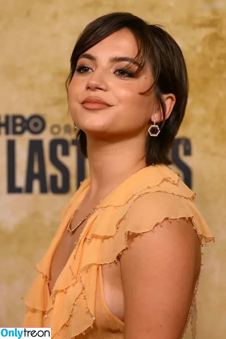 Isabela Merced голая photo #1290 (isabelamerced)