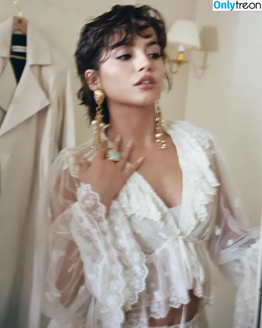 Isabela Merced nude photo #1312 (isabelamerced)