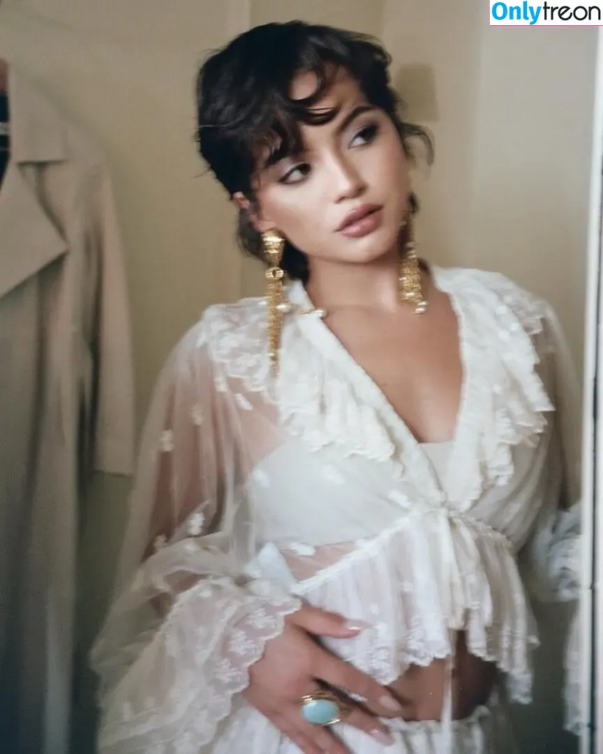 Isabela Merced голая photo #1314 (isabelamerced)