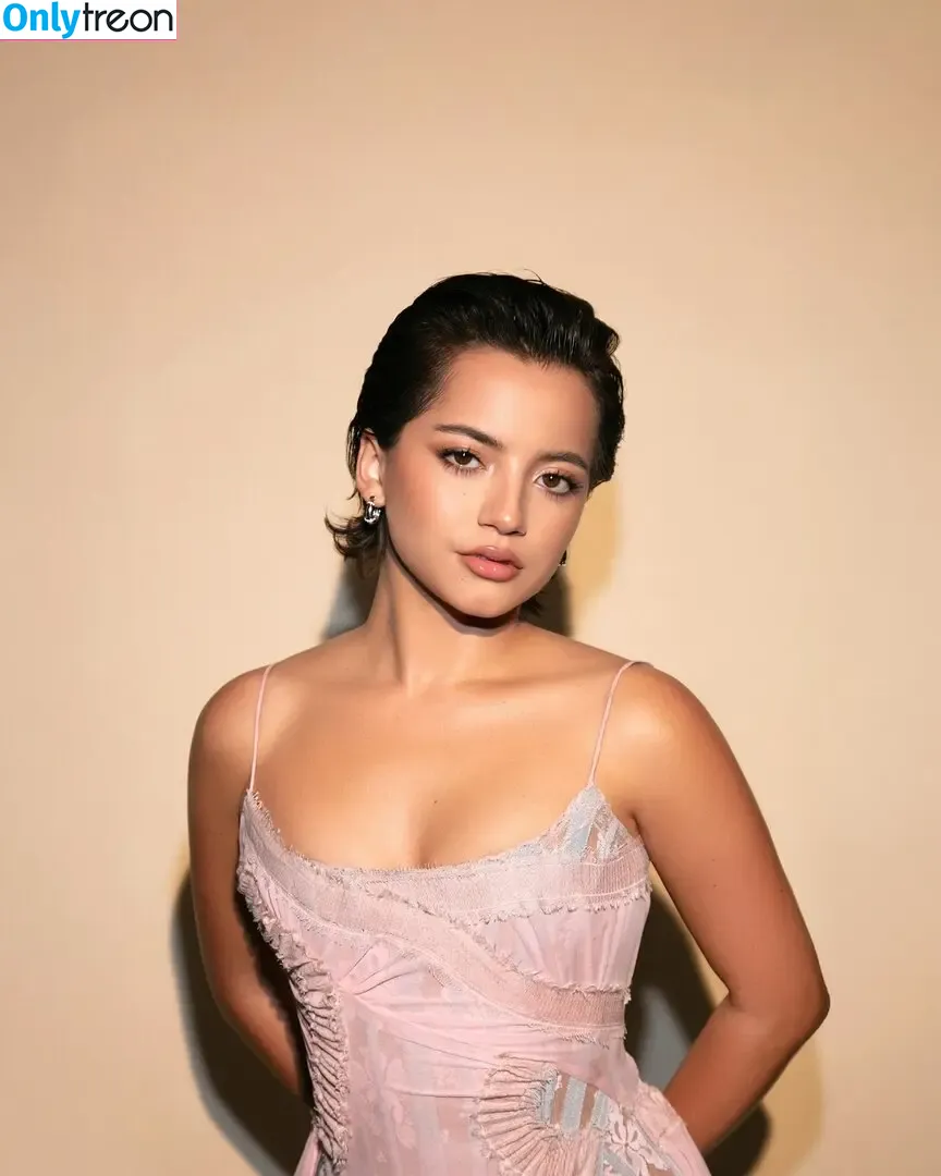 Isabela Merced nude photo #1371 (isabelamerced)