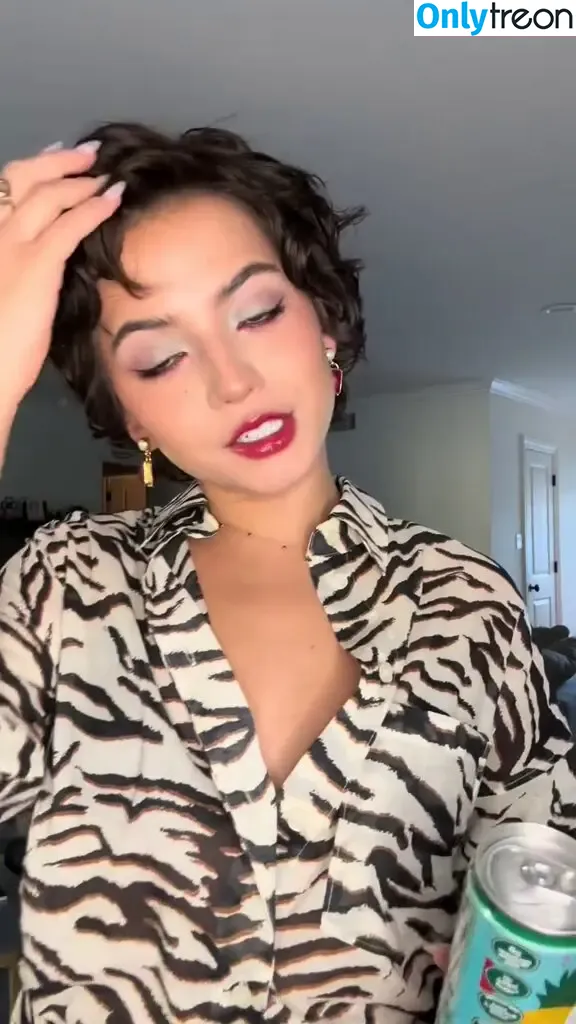Isabela Merced голая photo #1379 (isabelamerced)
