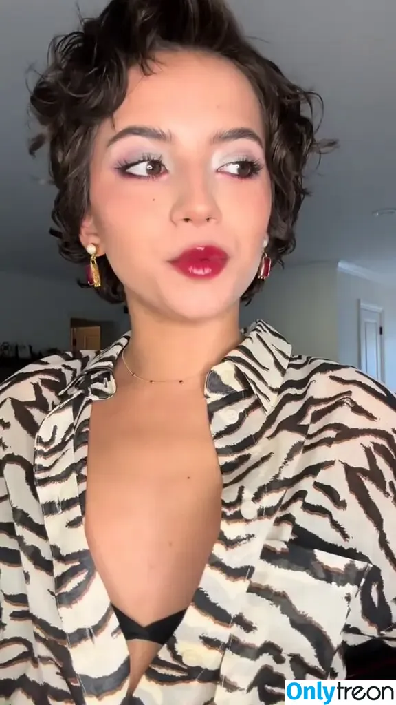 Isabela Merced nude photo #1394 (isabelamerced)