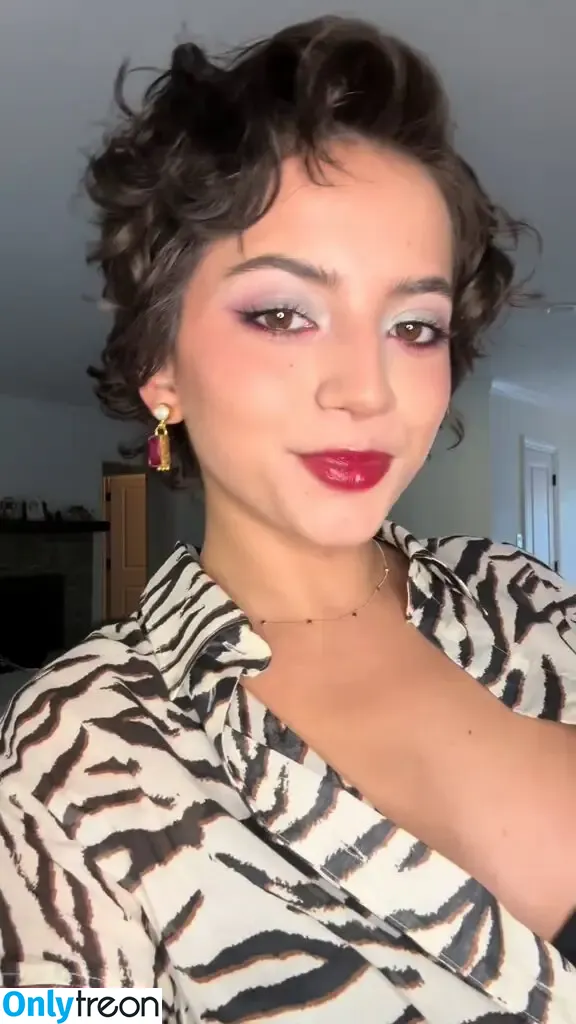 Isabela Merced nude photo #1396 (isabelamerced)