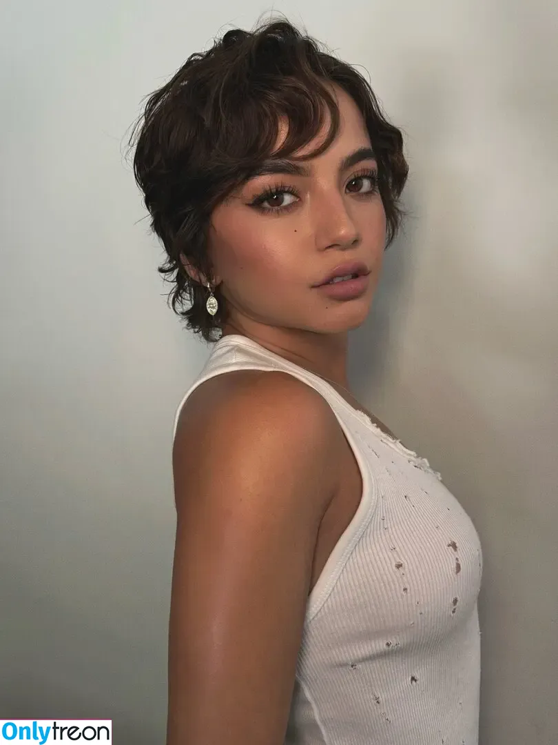 Isabela Merced nude photo #1629 (isabelamerced)