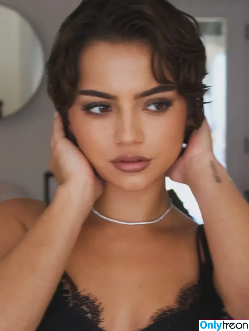 Isabela Merced nude photo #1669 (isabelamerced)