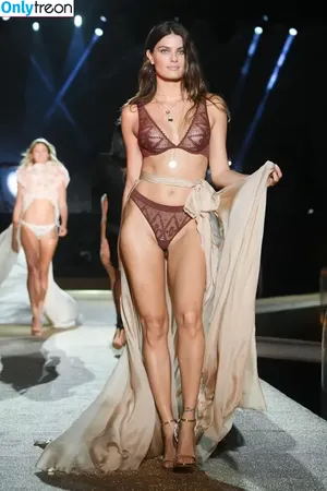 Isabeli Fontana / isabelifontana / isafontaneli фото голая #0002