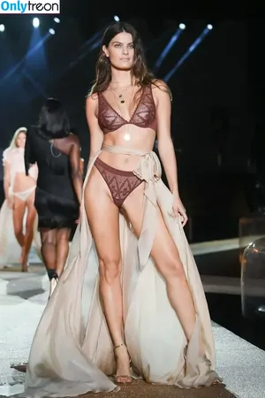 Isabeli Fontana / isabelifontana / isafontaneli фото голая #0003