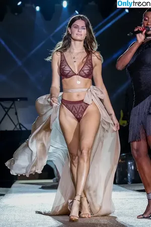 Isabeli Fontana / isabelifontana / isafontaneli фото голая #0009