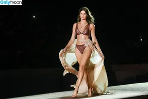 Isabeli Fontana / isabelifontana / isafontaneli фото голая #0011