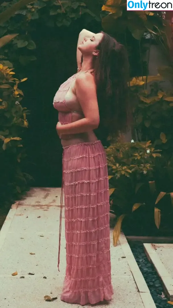 Isabella Ardley nude photo #0404 (isabella.110022)