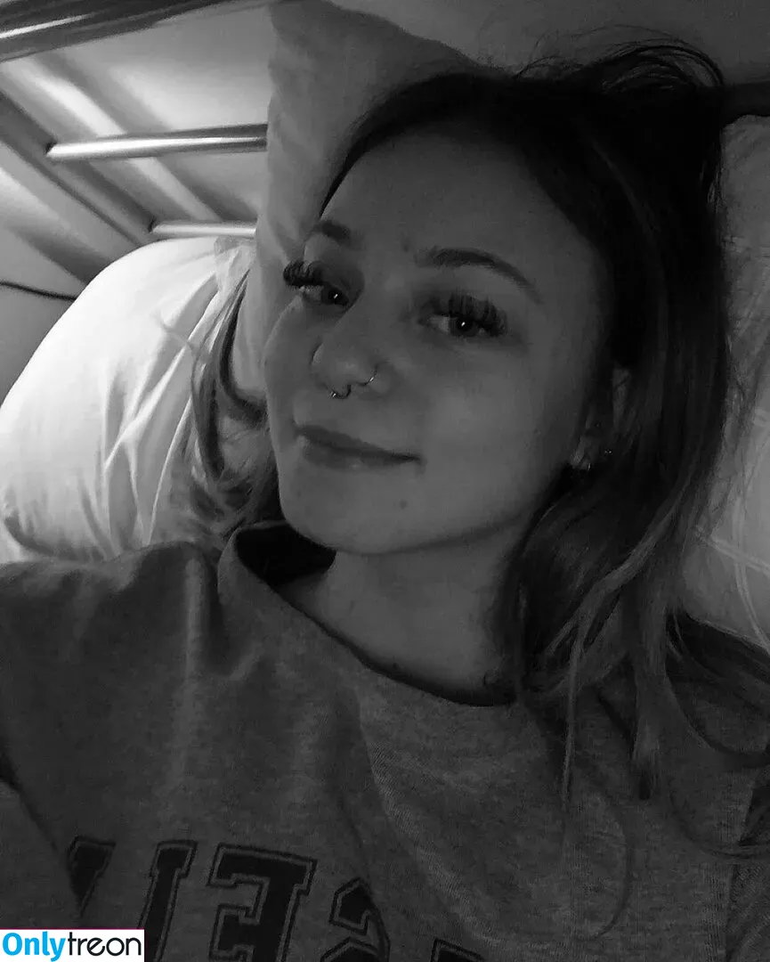 Isabella Dorta nude photo #0052 (isabelladortapoetry444)