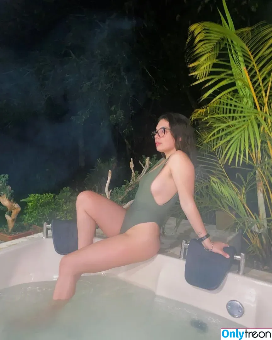 Isabella Gomez nude photo #0030 (isabella.gomez / valeng222)
