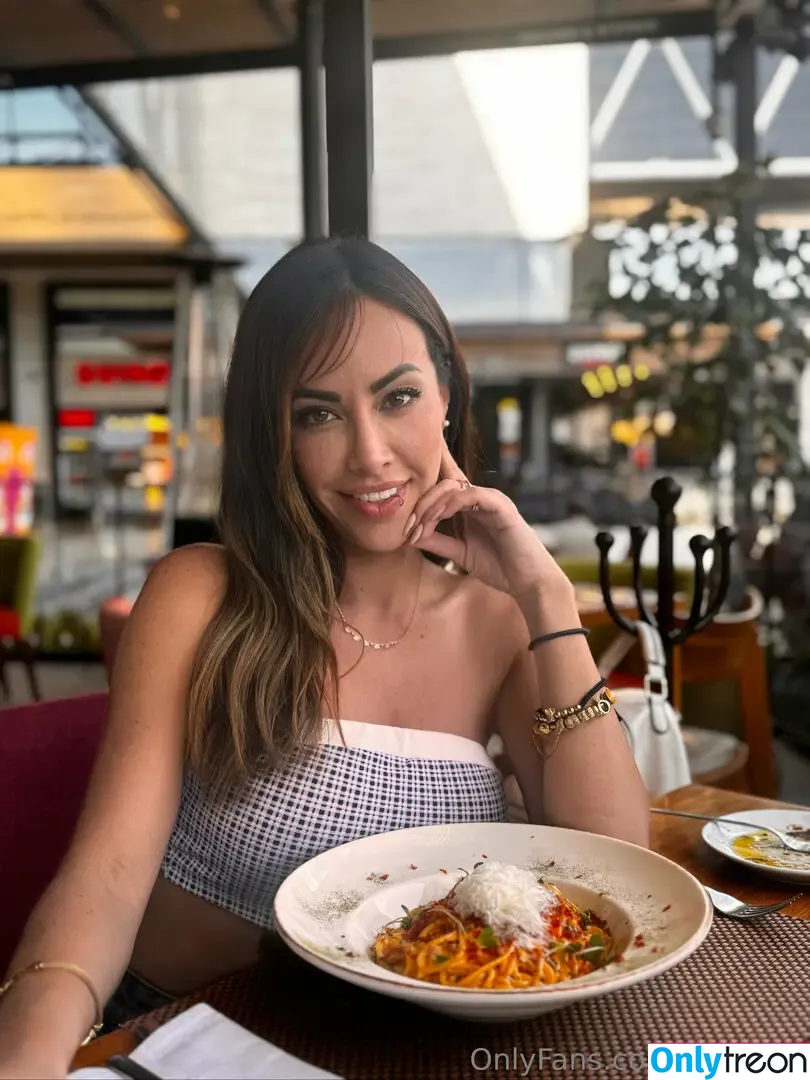 isabellahart.vvip nude photo #0002 (imisabellahart)