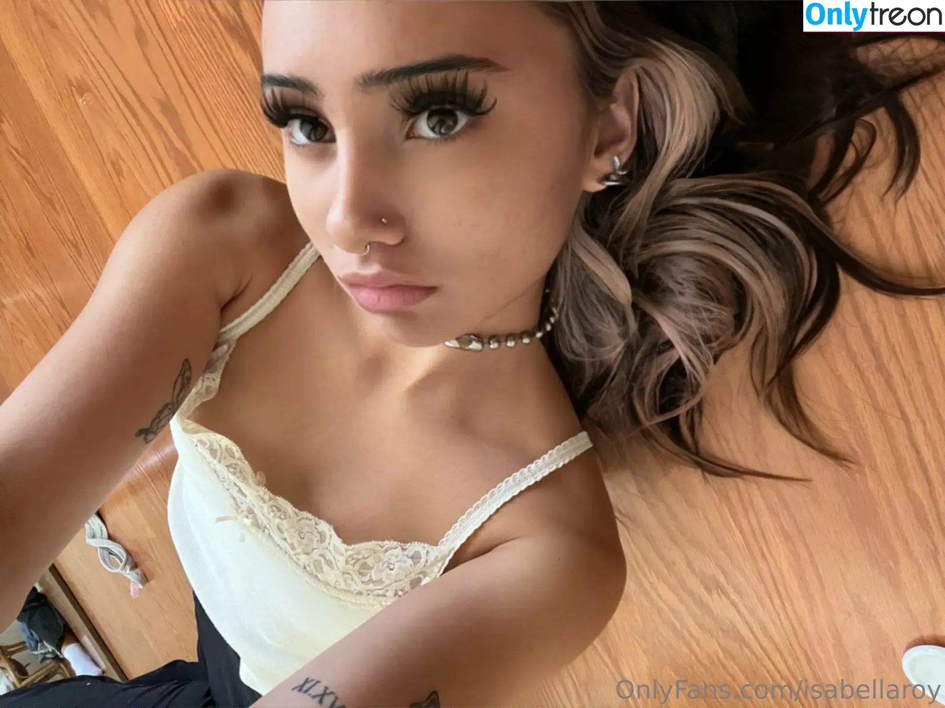 isabellaroy голая photo #0020 (izabellaroy)