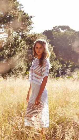 Isabelle Cornish / isabellecornish фото голая #0020