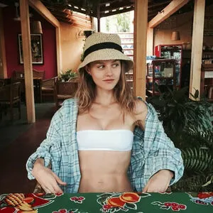 Isabelle Cornish / isabellecornish фото голая #0061