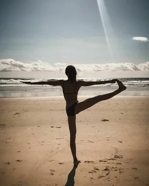 Isabelle Cornish / isabellecornish фото голая #0088