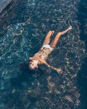 Isabelle Cornish / isabellecornish фото голая #0099
