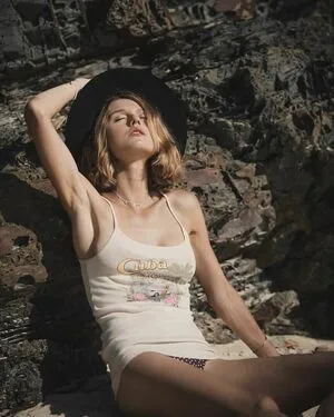 Isabelle Cornish / isabellecornish фото голая #0176